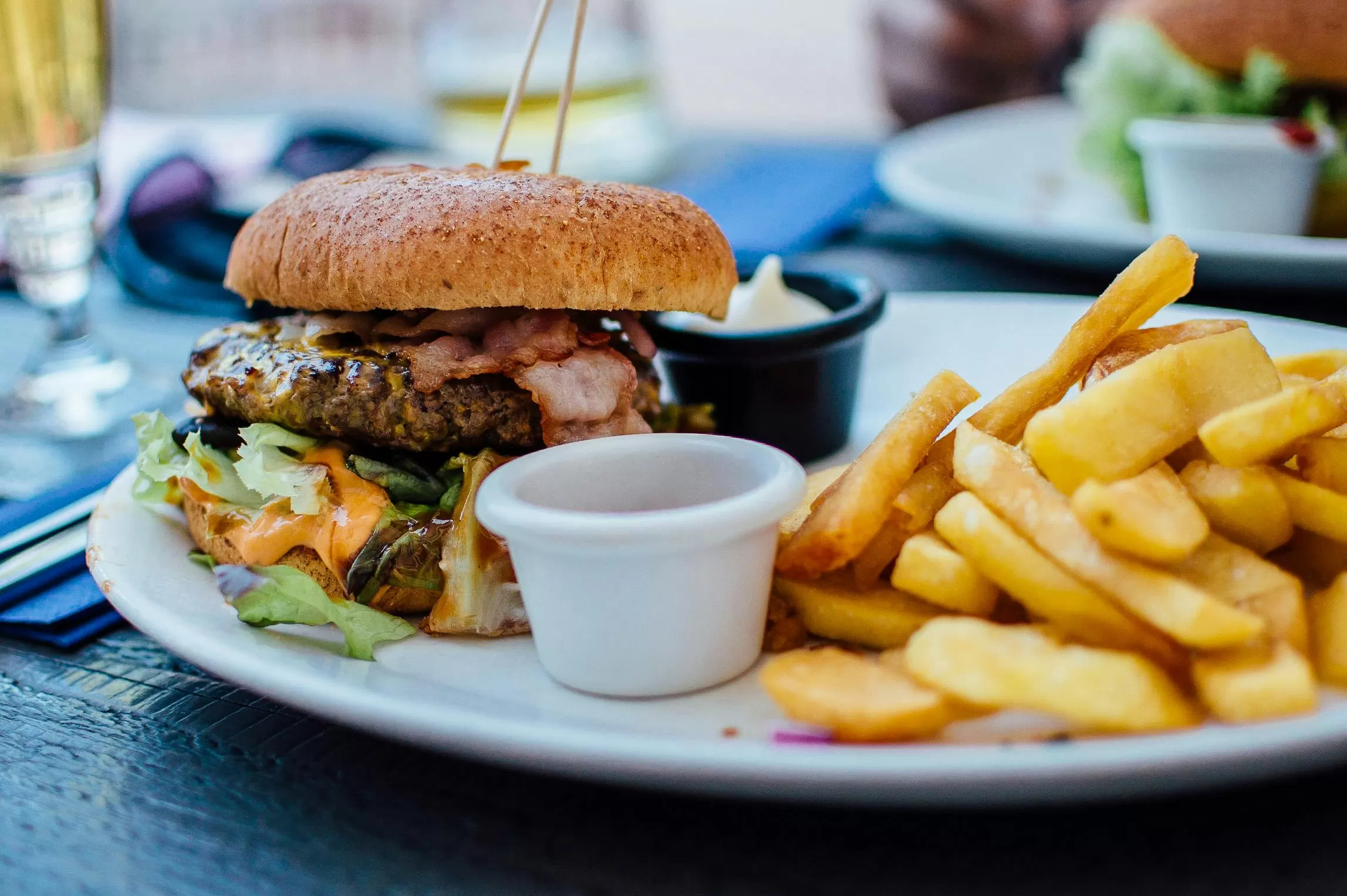 Jakie jest zaplecze gastronomiczne na uczelni?