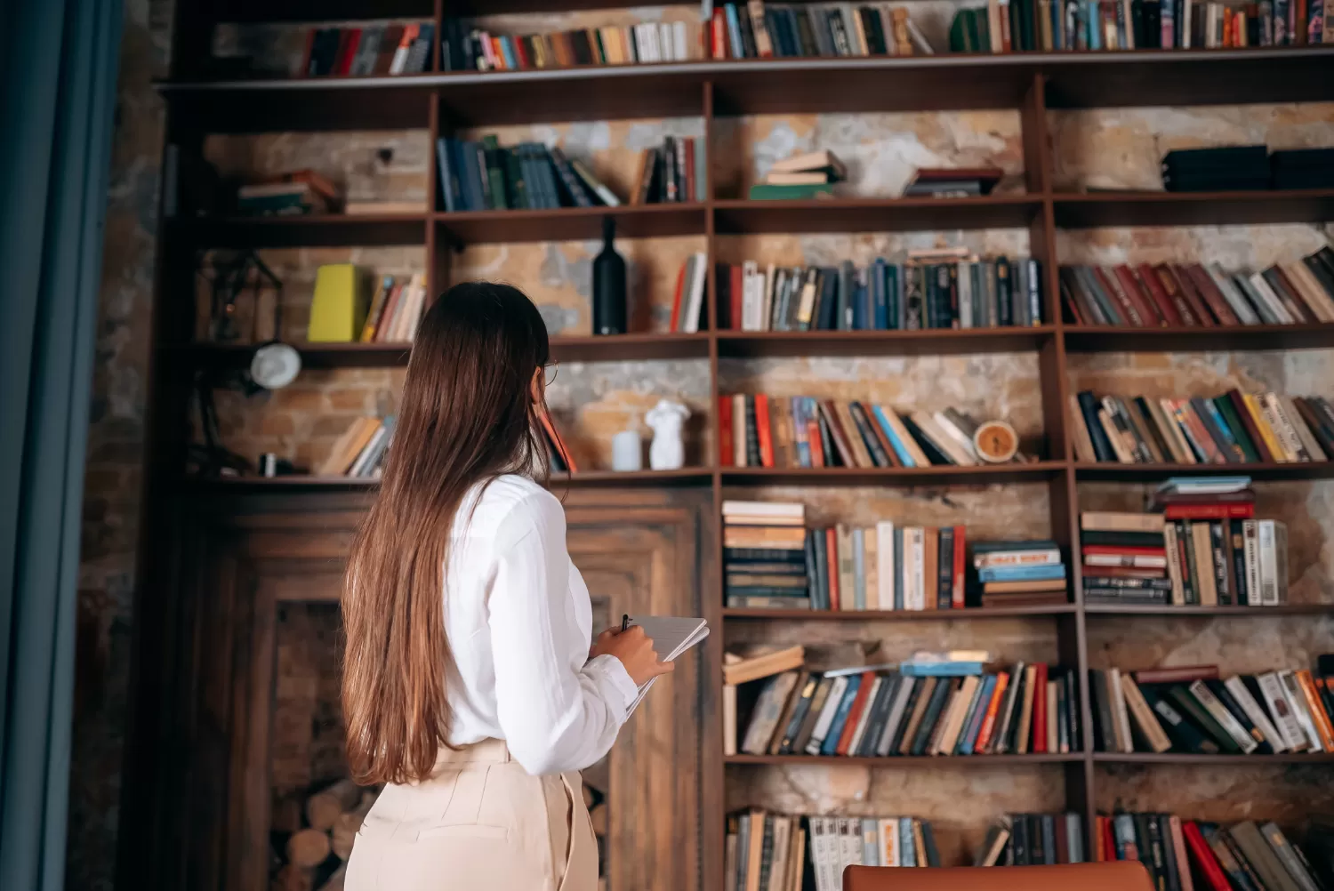 Czy uczelnia posiada własną bibliotekę i jaka jest jej jakość?