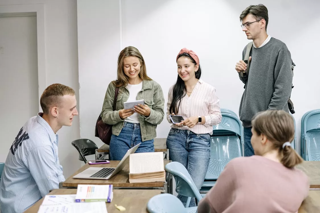 Jakie są dostępne zajęcia dodatkowe i koła naukowe na Politechnice Rzeszowskiej im. Ignacego Łukasiewicza?