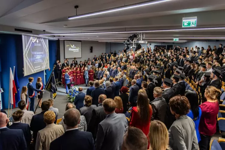 Galeria Wyższa Szkoła Biznesu - National Louis University w Nowym Sączu